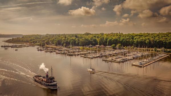 2024 Photo Comp -Full steam ahead 