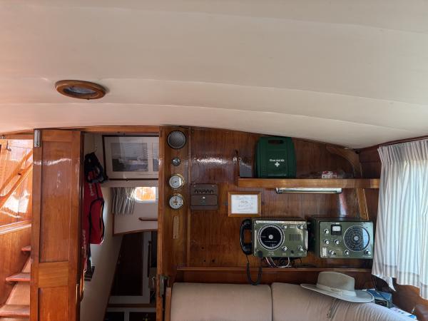 Heidi of Bembridge's interior, facing aft