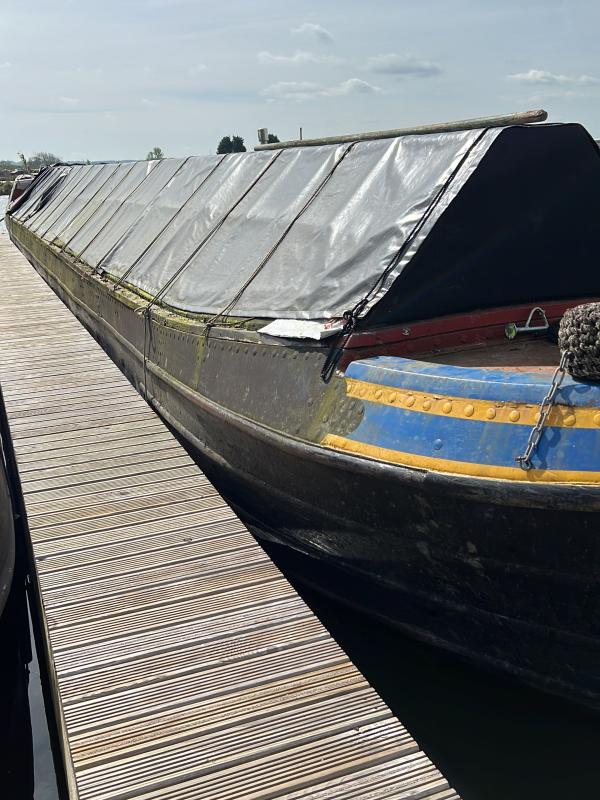 Carina's starboard side, from the bow