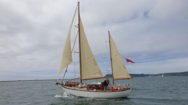 Springtide at sea