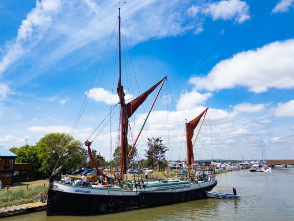 A helping hand, phot comp entry 2025