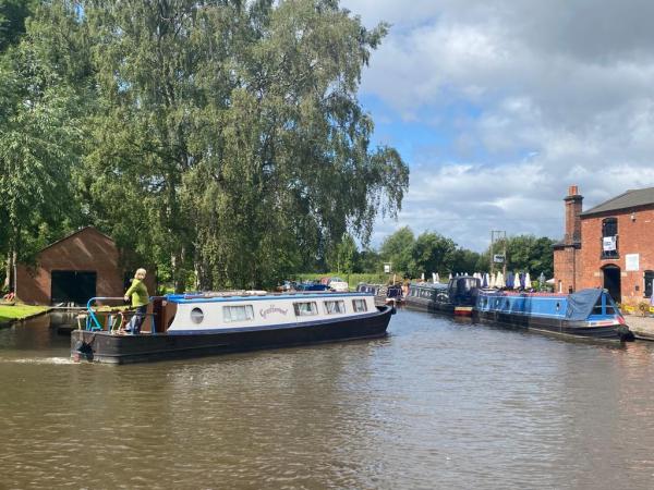 Grumbleweed at Fradley Junction