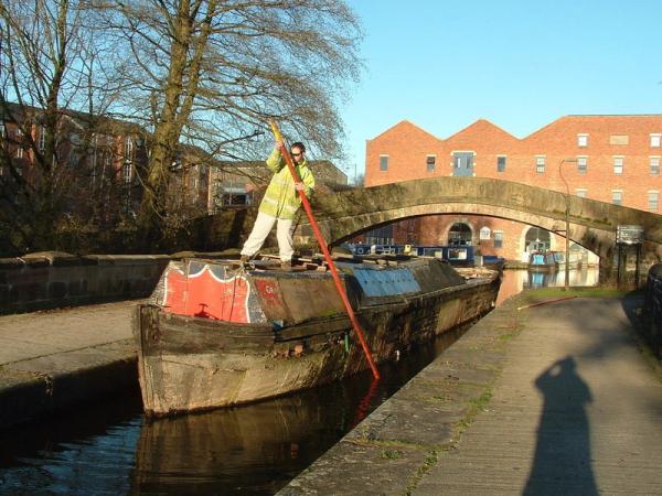Crossing the aqueduct for docking