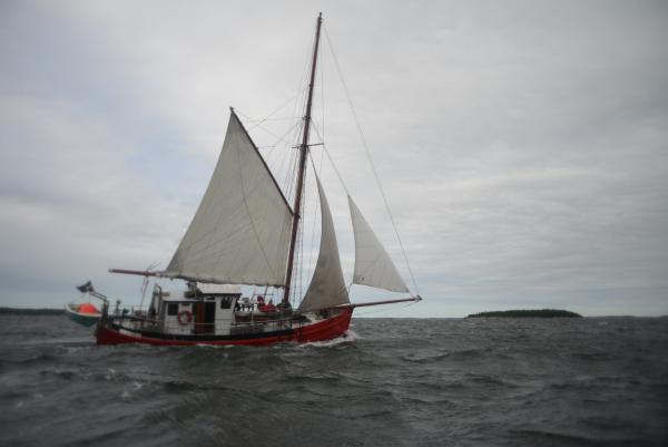 S/V Kess sailing in a choppy sea