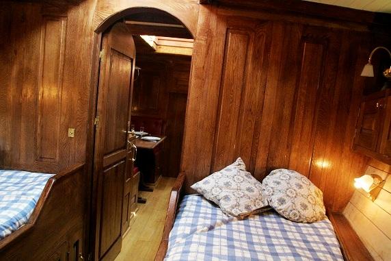 Kitikae front cabin interior
