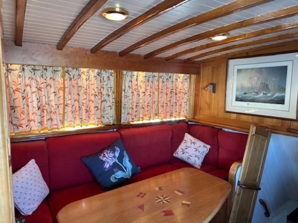 Eaboria interior