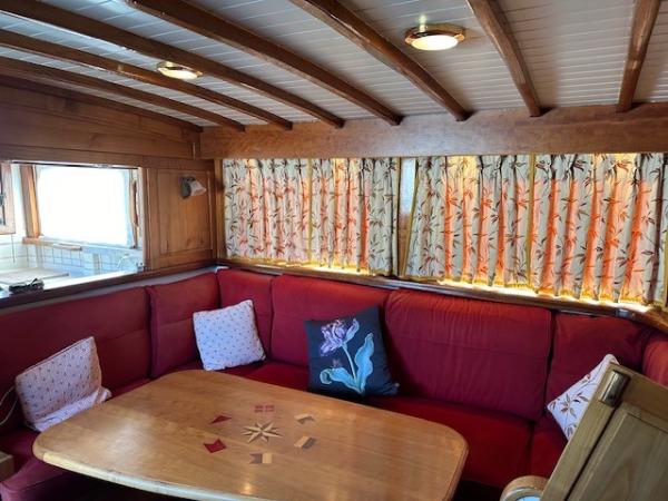 Eaboria interior