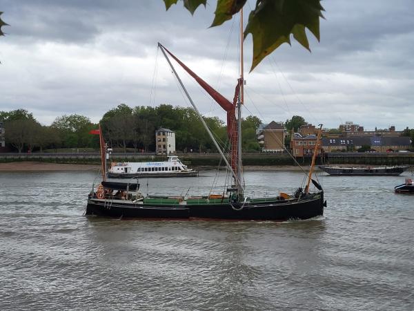 Sailing up to Wapping 