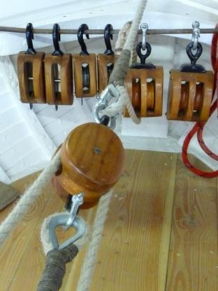 Alfred Corry - detail