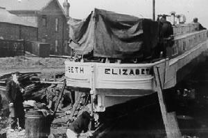 ELIZABETH - at Lincoln in 1938. Stern from starboard quarter looking forward.