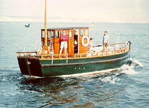 STARFISH - underway. Stern from starboard quarter looking forward