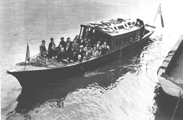 Mary Gordon under way - port side view