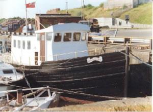 Willdora - starboard bow view