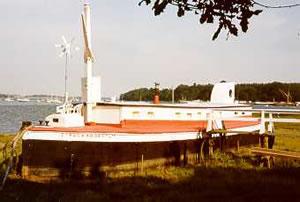 YARE - in use as a houseboat