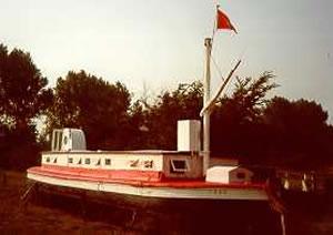 YARE - in use as a houseboat