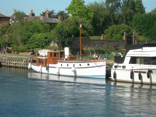 Dorothea alongside
