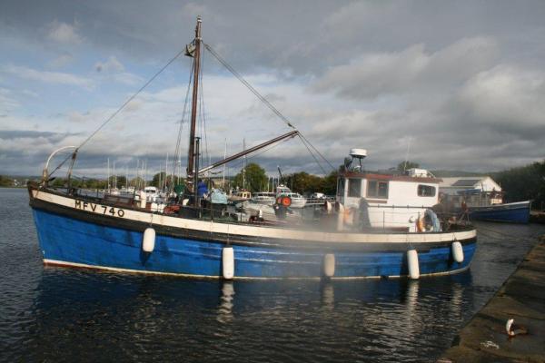 MFV 740 - starboard view, leaving Inverness