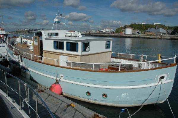 Blue Linnet - starboard side
