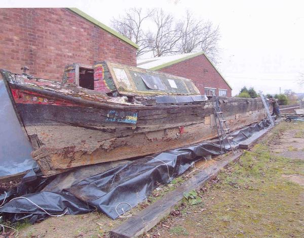 Lucy moored in Teb Yard, Braunston November 2009