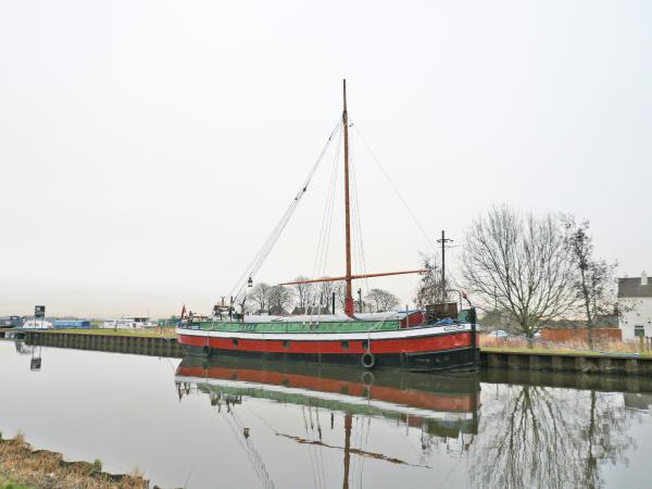 starboard side view