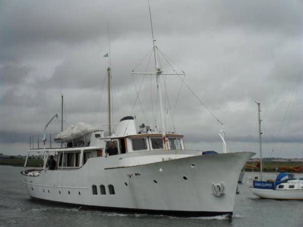 starboard bow view