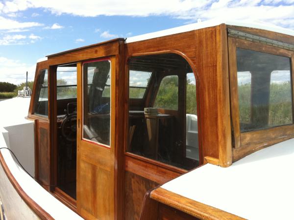 AQUABELLE wheelhouse port side