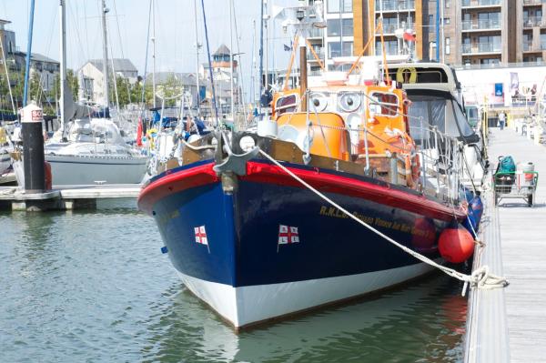 Richard Vernon & Mary Garforth, moored, bow view 2