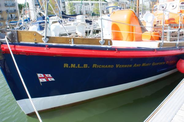 Richard Vernon & Mary Garforth, moored, bow view 3