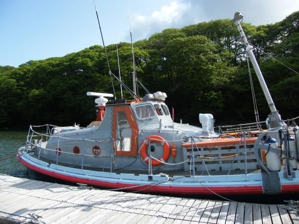 moored starboard side 
