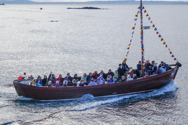 Sula II set sail with passengers, 2015