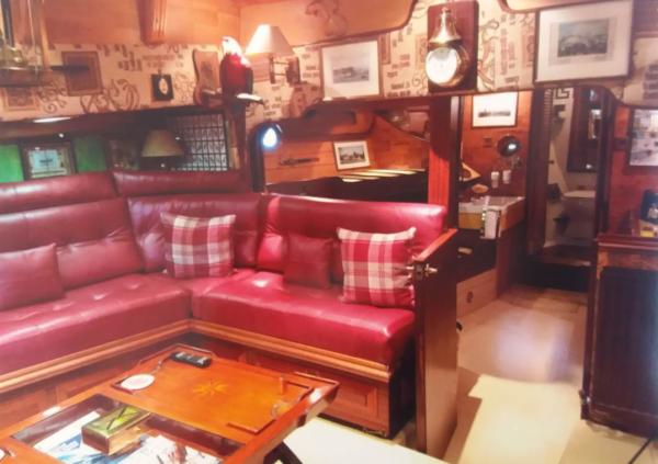 Starbuck interior