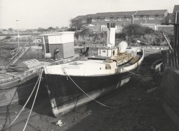 HSL 376 - aground