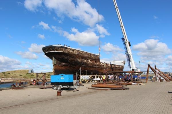 City of Adelaide - preparing to leave Irvine