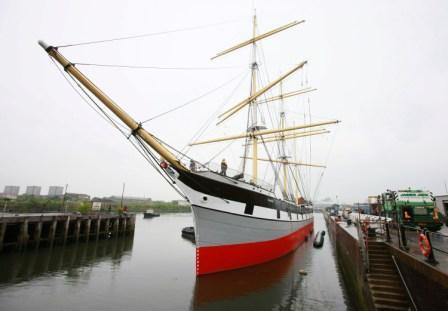 Glenlee - moving to Riverside on 5 May 2011