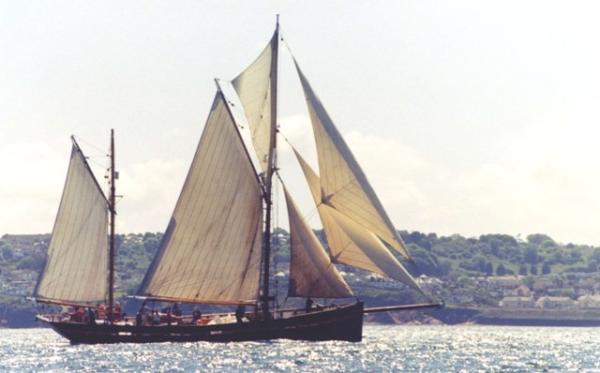 LEADER - under sail - starboard side