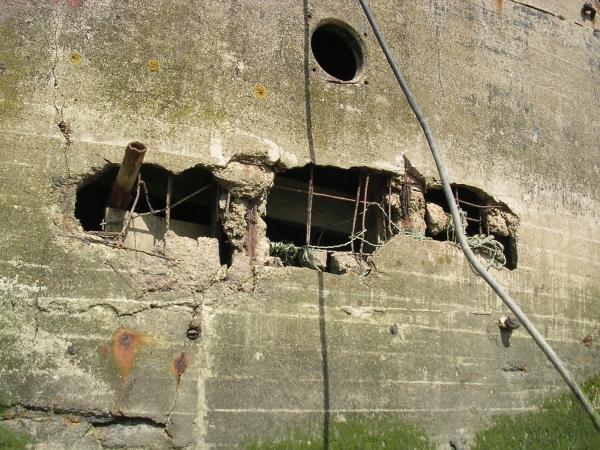 Violette - hull in poor condition, 2005.