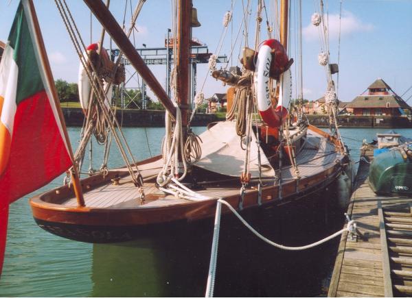 Espanola alongside - starboard quarter