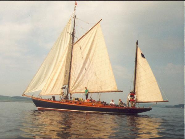 ESPANOLA - under way. Port side.