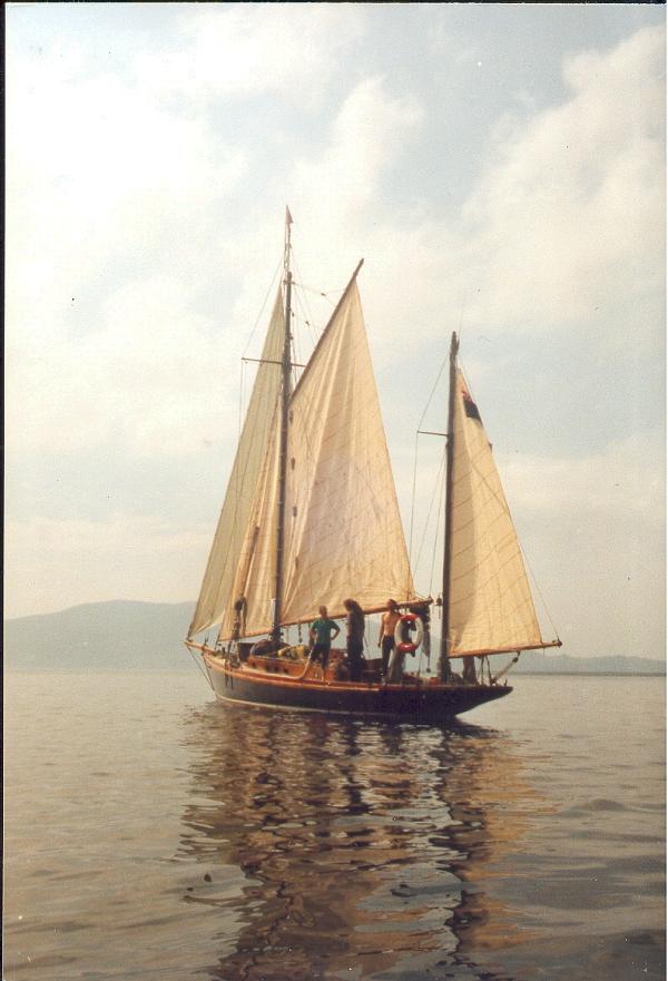 ESPANOLA - underway. Stern from port quarter looking forward.