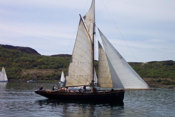 Boojum under sail - starboard side