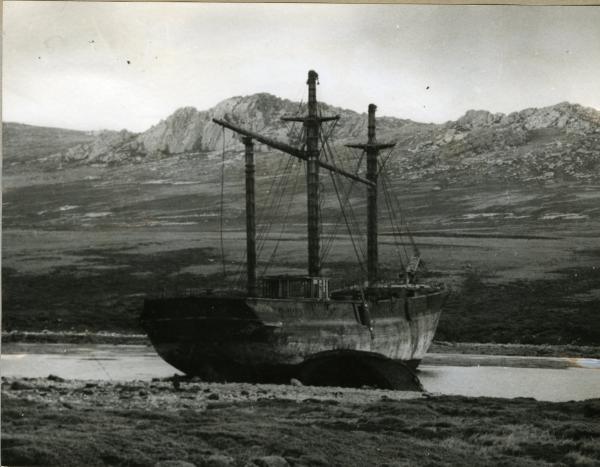 Stranded in Sparrow CoveQuantity	Stock Code	Description	Unit Cost	Total Cost	Nominal					<Quantity>	<StockItem>	<DescriptionAndComment>	<PricePerBatch>	<GoodsCost>	<NomSplits> ss Greta Britian Stranded in Sparrow Cove