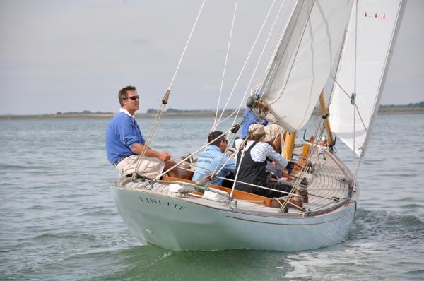 Linette - underway, port side view