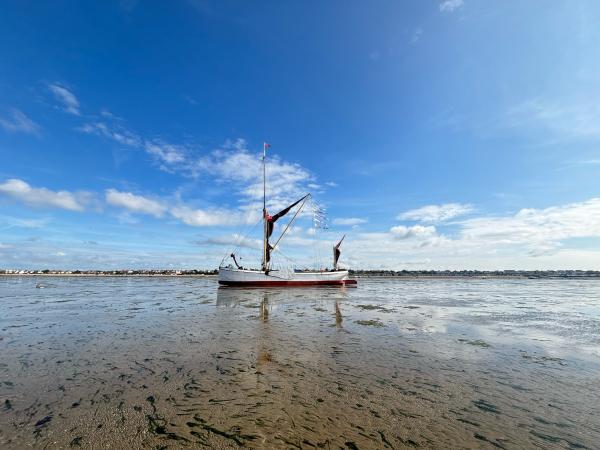 sailing barge Niagara1