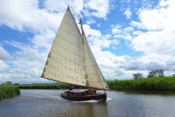 Hustler Class at full speed in Hunters Broad