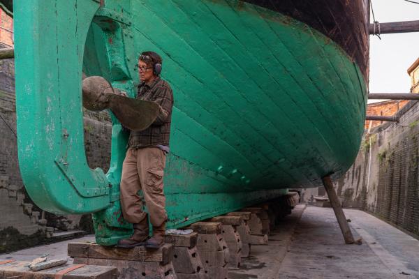Cleaning the propeller