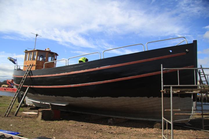 Willdora - hull being painted