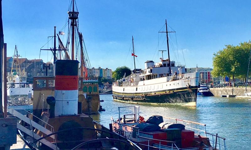 Balmoral moving back to her winter berth at the MShed, Bristol