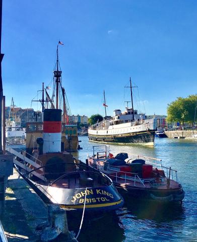 Balmoral moving back to her winter berth at the MShed, Bristol