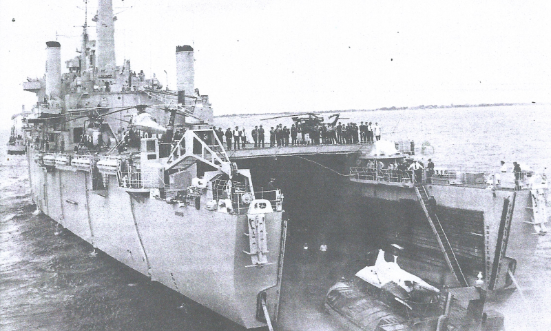 SRN5 docking in HMS Fealess