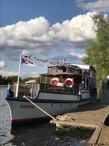 Sonning - bow view, moored